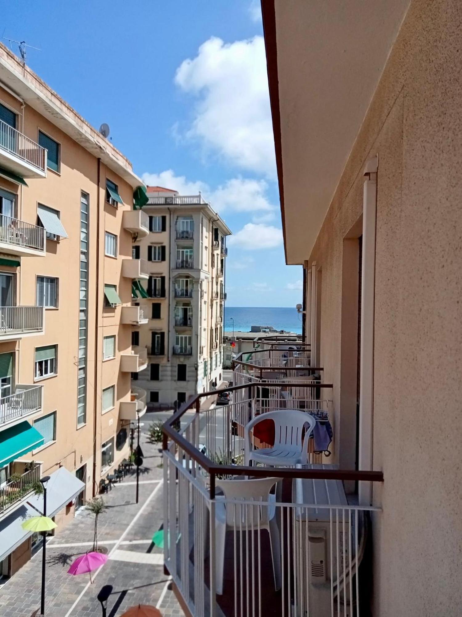 Hotel La Bussola Finale Ligure Exterior foto
